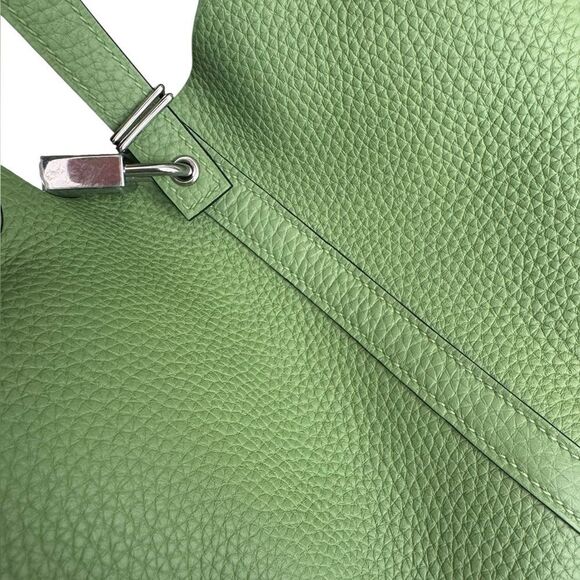 HERMES Taurillon Maurice Picotin Lock 18 PM Vert Criquet Green NEW 2021 - Picture 9 of 13